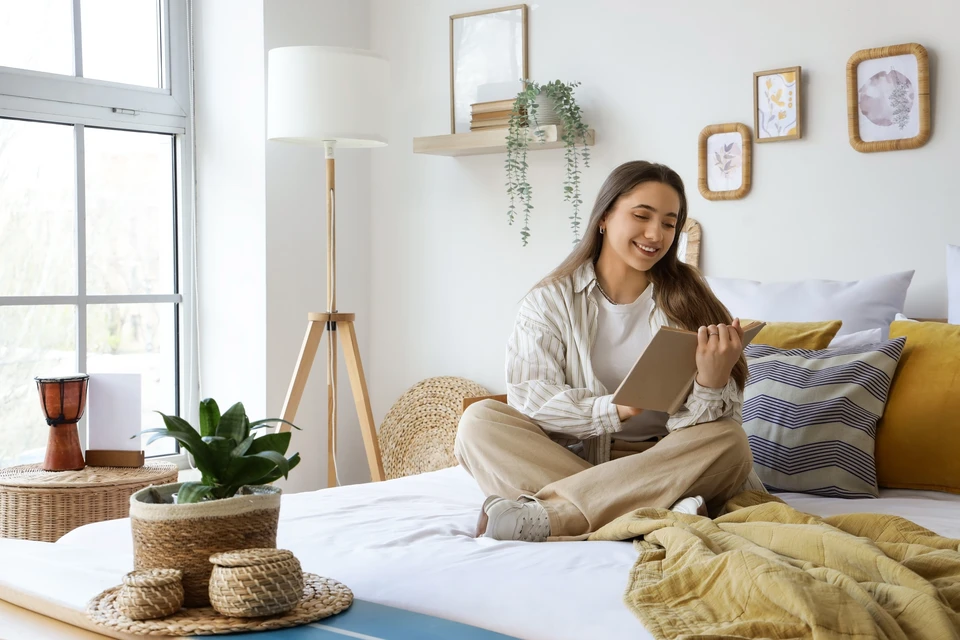Chambre bébé élégante avec un lit confortable