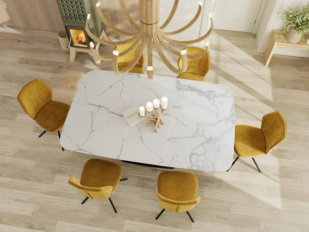 Décoration intérieure de la salle à manger élégante, intérieur avec table en bois de famille, chaises modernes, assiette à base de noix, de sel et de piments