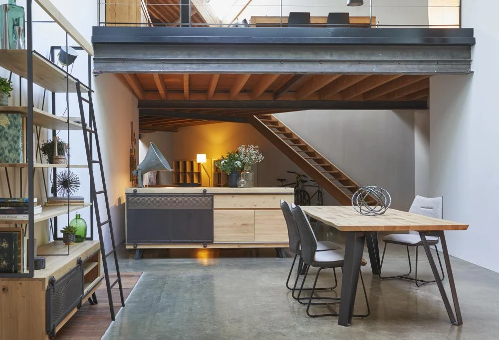 Bureau moderne avec équipe collaborative travaillant sur projets