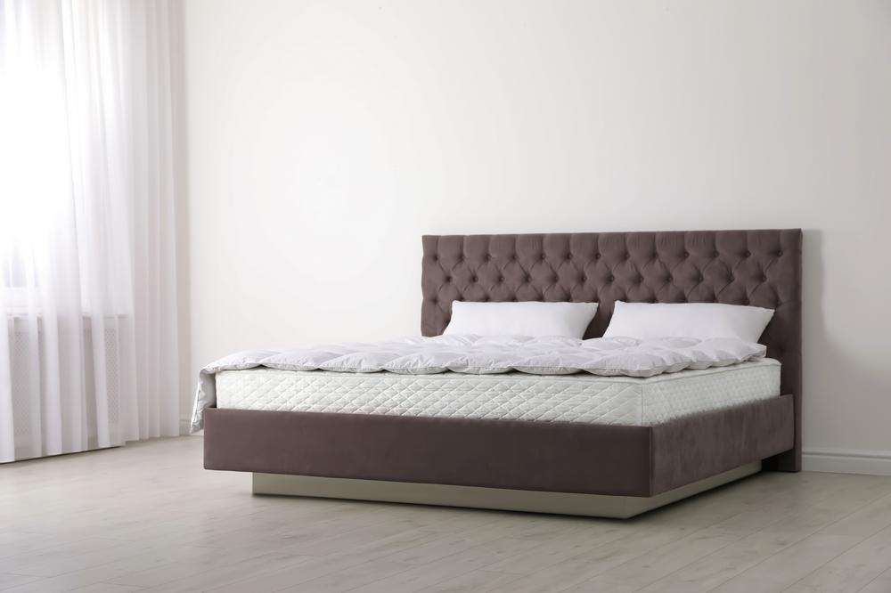 Chambre bébé élégante avec un lit confortable